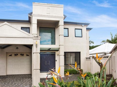 17 Lakeside Avenue, MONTEREY NSW 2217