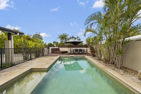 17 Mackay Place, BURLEIGH WATERS QLD 4220
