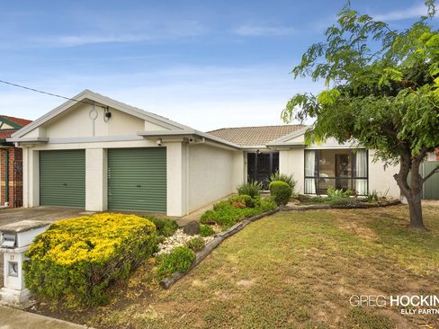 17 Macneil Drive Altona Meadows 3028