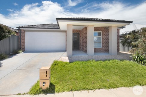 17 Marshall Road, LUCAS VIC 3350