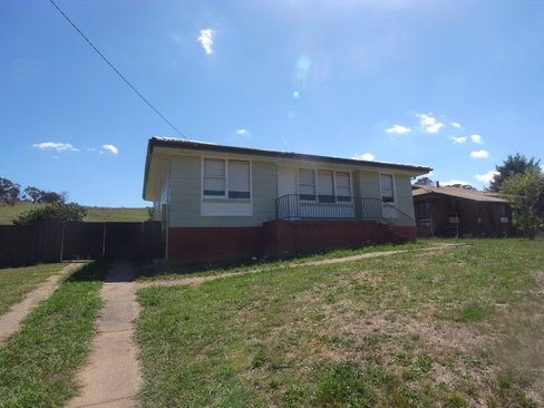 17 Mate St, TUMBARUMBA NSW 2653