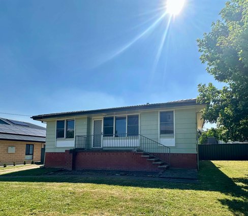 17 Mate St, TUMBARUMBA NSW 2653