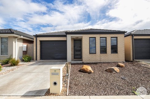 17 Mia Street, ALFREDTON VIC 3350