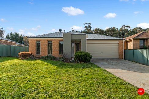 17 Muir Street, KANGAROO FLAT VIC 3555