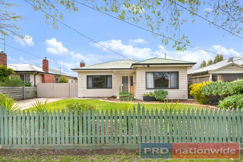 17 Munro Street, ALFREDTON VIC 3350