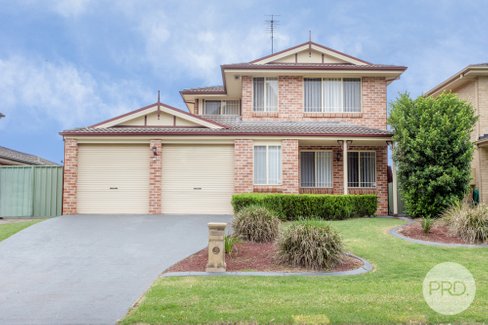 17 Musselburgh Close, GLENMORE PARK NSW 2745