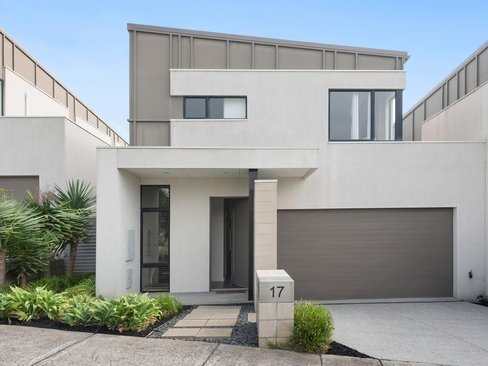 17 Muyan Circuit Burwood 3125