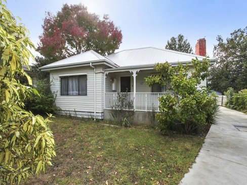 17 Myrtle Avenue Heathmont 3135