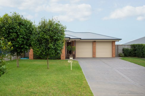 17 Oak Circuit, GILLIESTON HEIGHTS NSW 2321