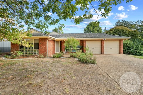 17 Oleander Crescent, LAKE ALBERT NSW 2650