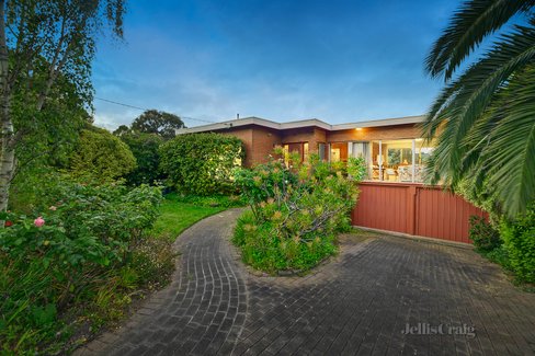 17 Parkdale Avenue Balwyn 3103