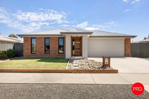 17 Parkview Boulevard, HUNTLY VIC 3551