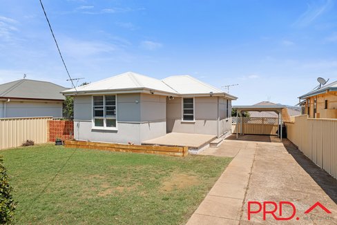 17 Peel Street, TAMWORTH NSW 2340