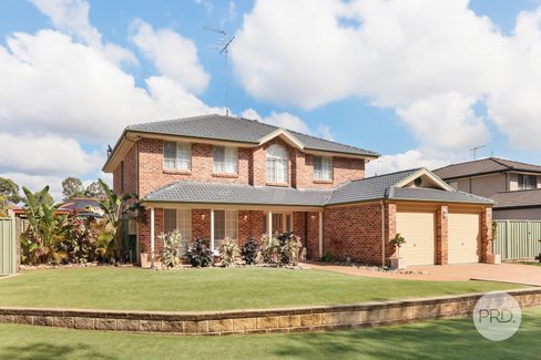 17 Pinehurst Avenue, GLENMORE PARK NSW 2745