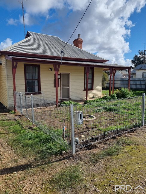 17 Railway Terrace, OUYEN VIC 3490
