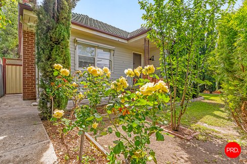 17 Royal Ave, KENNINGTON VIC 3550