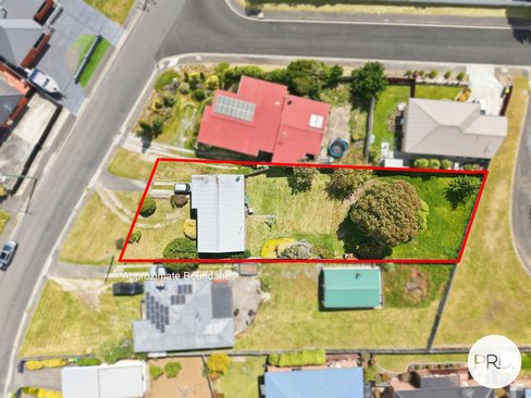 17 Russell Road, CLAREMONT TAS 7011