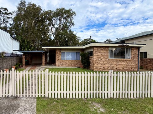 17 Sandy Point Road, CORLETTE NSW 2315