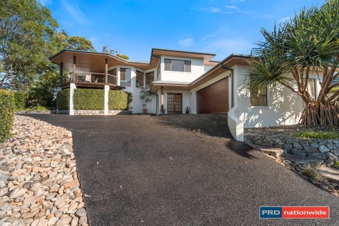 17 Seaside Close, KORORA NSW 2450
