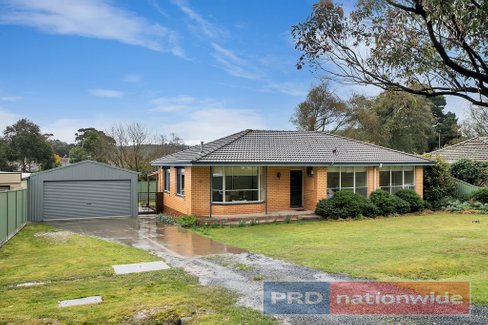 17 Springs Road, BROWN HILL VIC 3350