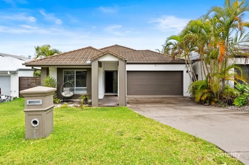 17 Starush Court, UPPER COOMERA QLD 4209