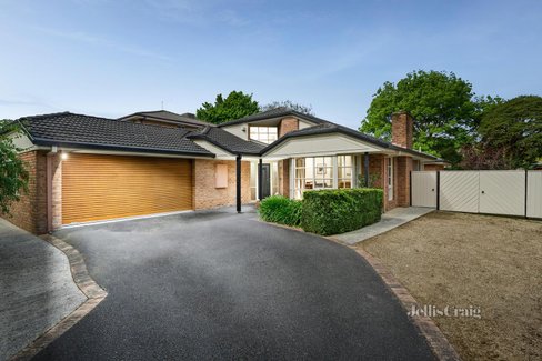 17 Summerhill Park Drive Mooroolbark 3138