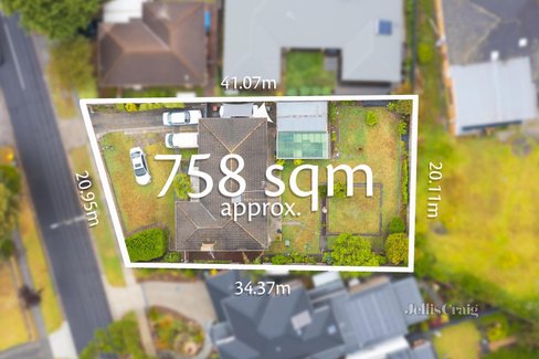 17 Torroodun Street Mount Waverley 3149