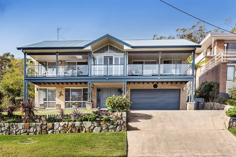 17 Upton Street, SOLDIERS POINT NSW 2317