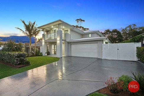 17 Watergum Close, SAPPHIRE BEACH