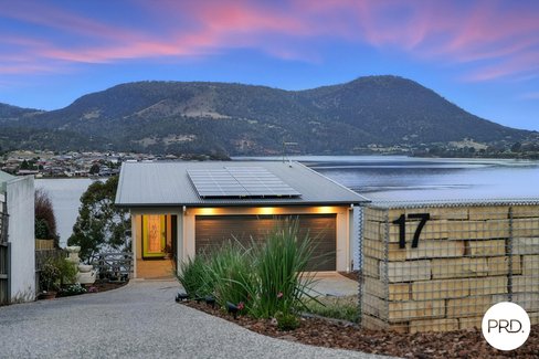 17 Wendourie Parade, AUSTINS FERRY TAS 7011