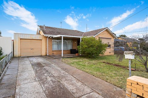 17 Whittaker Avenue Laverton 3028