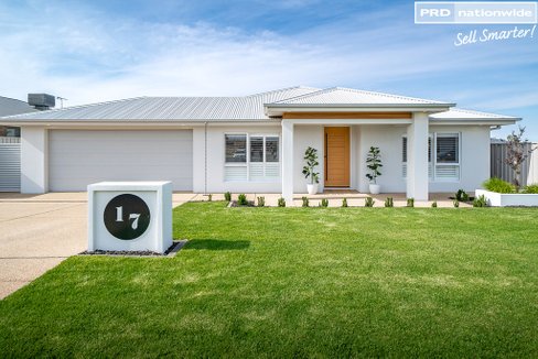 17 Wiveon Street, GOBBAGOMBALIN NSW 2650