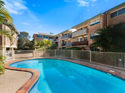 17/1 Rolan Court, PALM BEACH QLD 4221