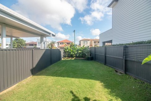 1/71 Sunshine Parade, Miami QLD 4220