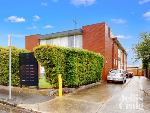 17/2 Freeman Street Hawthorn East 3123