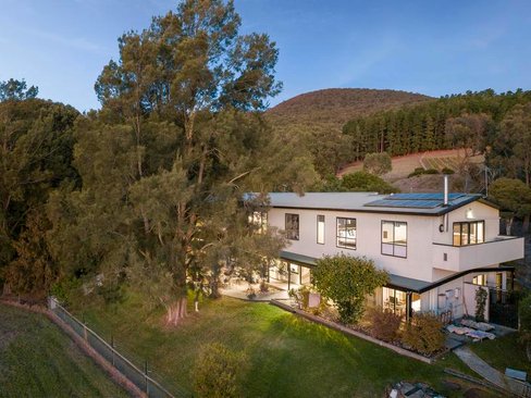 174 Pine Avenue Badger Creek 3777