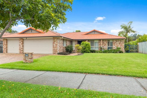 177 Botanical Cct, BANORA POINT NSW 2486