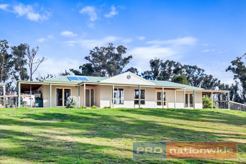 177 Rosenow Road, DURHAM LEAD VIC 3352