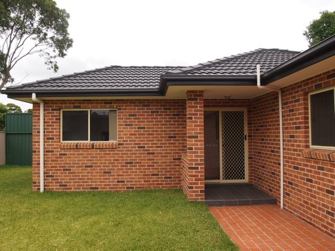 17A Roberts Avenue, MORTDALE NSW 2223