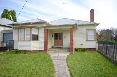 18 Albert Street Sebastopol 3356