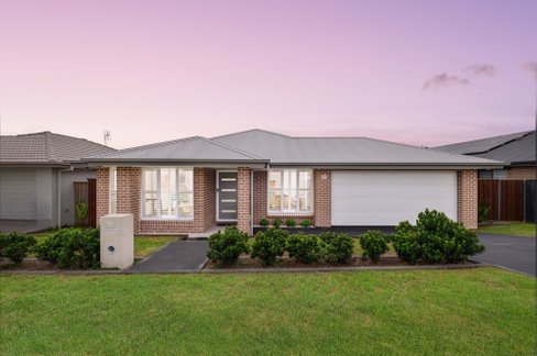 18 Avocet Street, ABERGLASSLYN NSW 2320