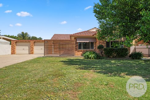 18 Bamarook Crescent, GLENFIELD PARK NSW 2650