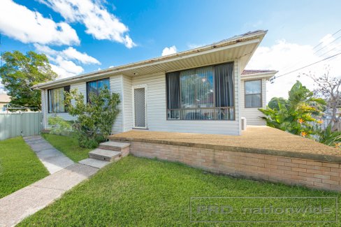 18 Beresford Avenue, BERESFIELD NSW 2322