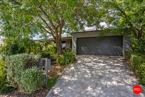 18 Black Street, LONG GULLY VIC 3550