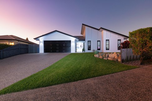 18 Bonsai Court GLENELLA