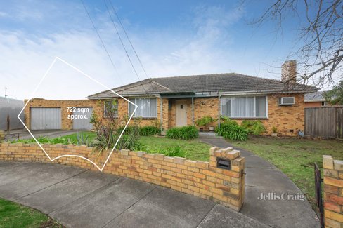 18 Box Court Bentleigh East 3165