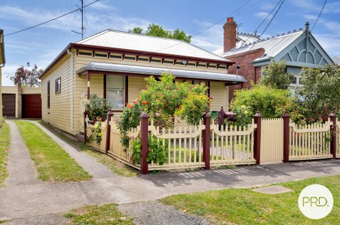 18 Burnbank Street, LAKE WENDOUREE VIC 3350