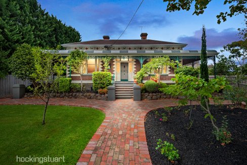 18 Churchill Street Mont Albert 3127