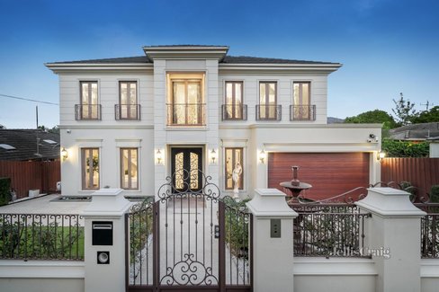 18 Compton Street Glen Waverley 3150