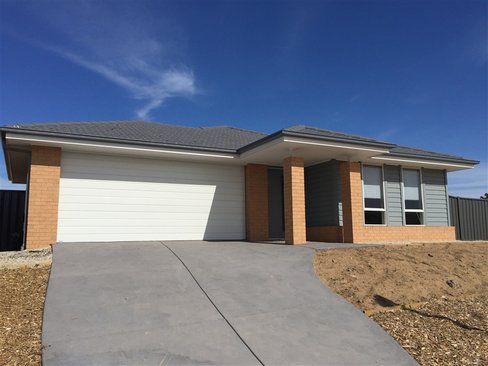 18 Counsel Road, HUNTLY VIC 3551